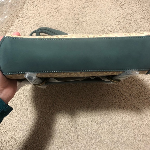 Loungefly Disney Mickey crossbody - Picture 7 of 8